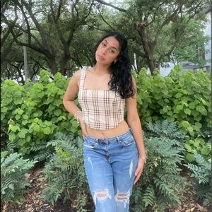 Meet your Posher, Lina